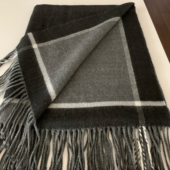 Ann Taylor Check Fringe Reversible Scarf, Heather Grey/Charcoal - Picture 3 of 7